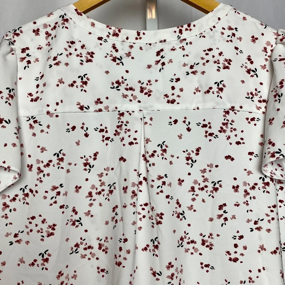 Hillary Radley Womenʻs White Floral Split Neck Short Sleeve Blouse Large